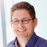 Portraitfoto von Dr. Florian Schmitt