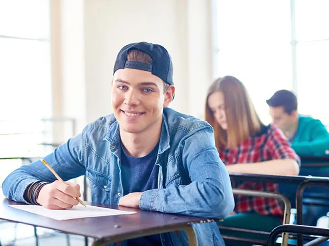 Wingwave Coaching Hamburg für Schüler:innen, dargestellt durch Bücher und Lernmaterialien
